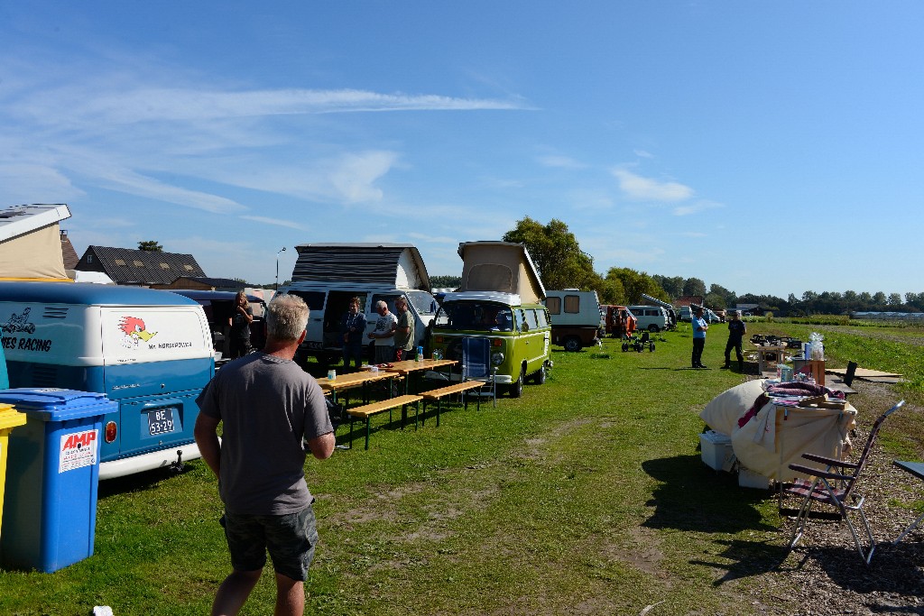 ../Images/Onderdelenmarkt op De Strandwal 019.jpg